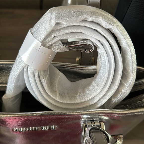 NWT MK purse 👛 - Picture 3 of 6